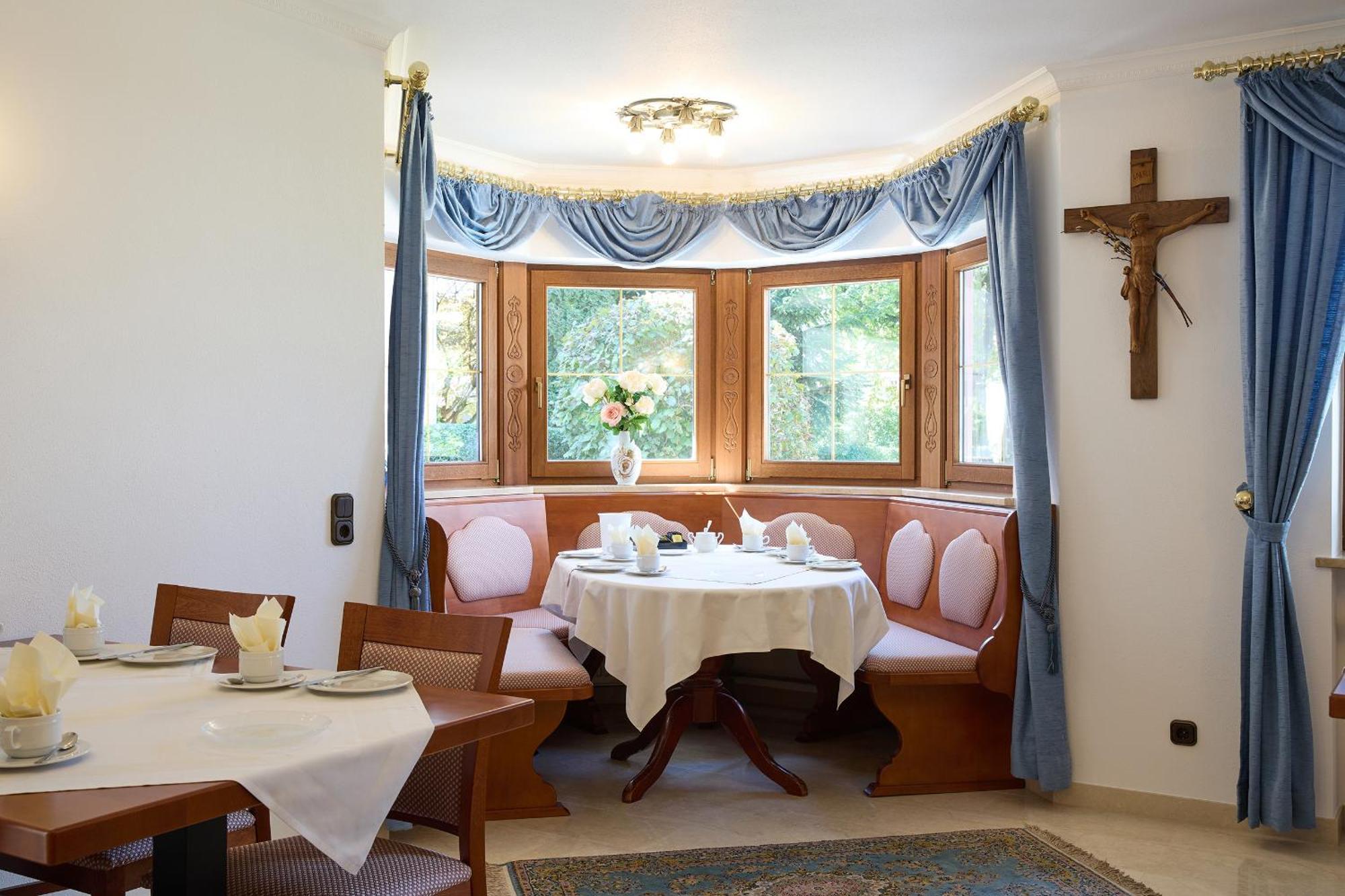 Hotel Garni Demmel Bruckmühl エクステリア 写真