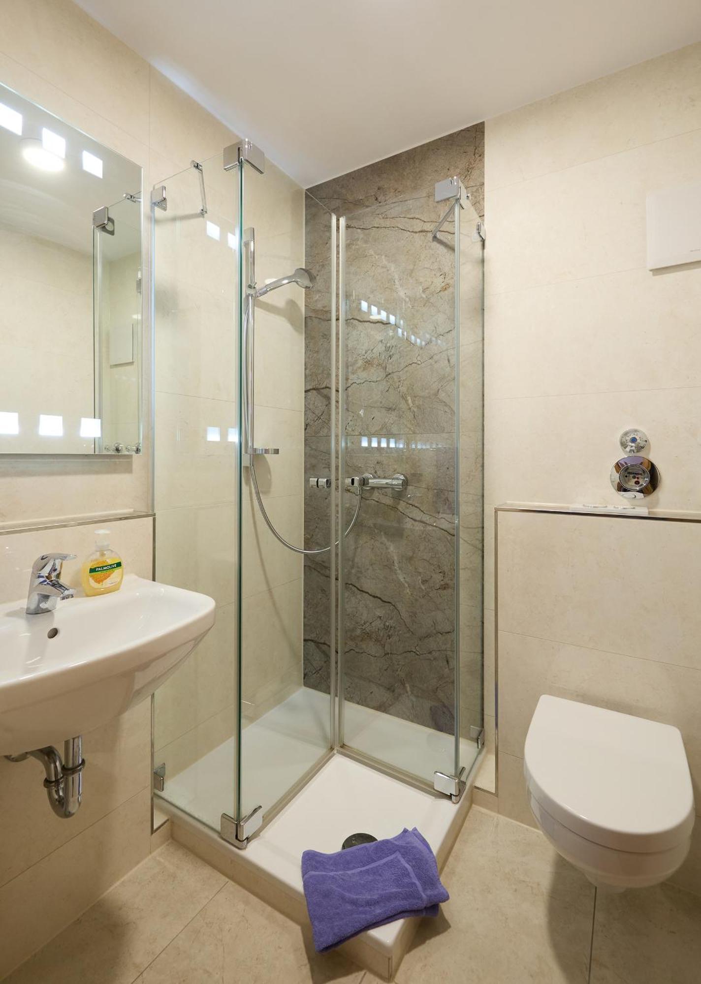 Hotel Garni Demmel Bruckmühl エクステリア 写真