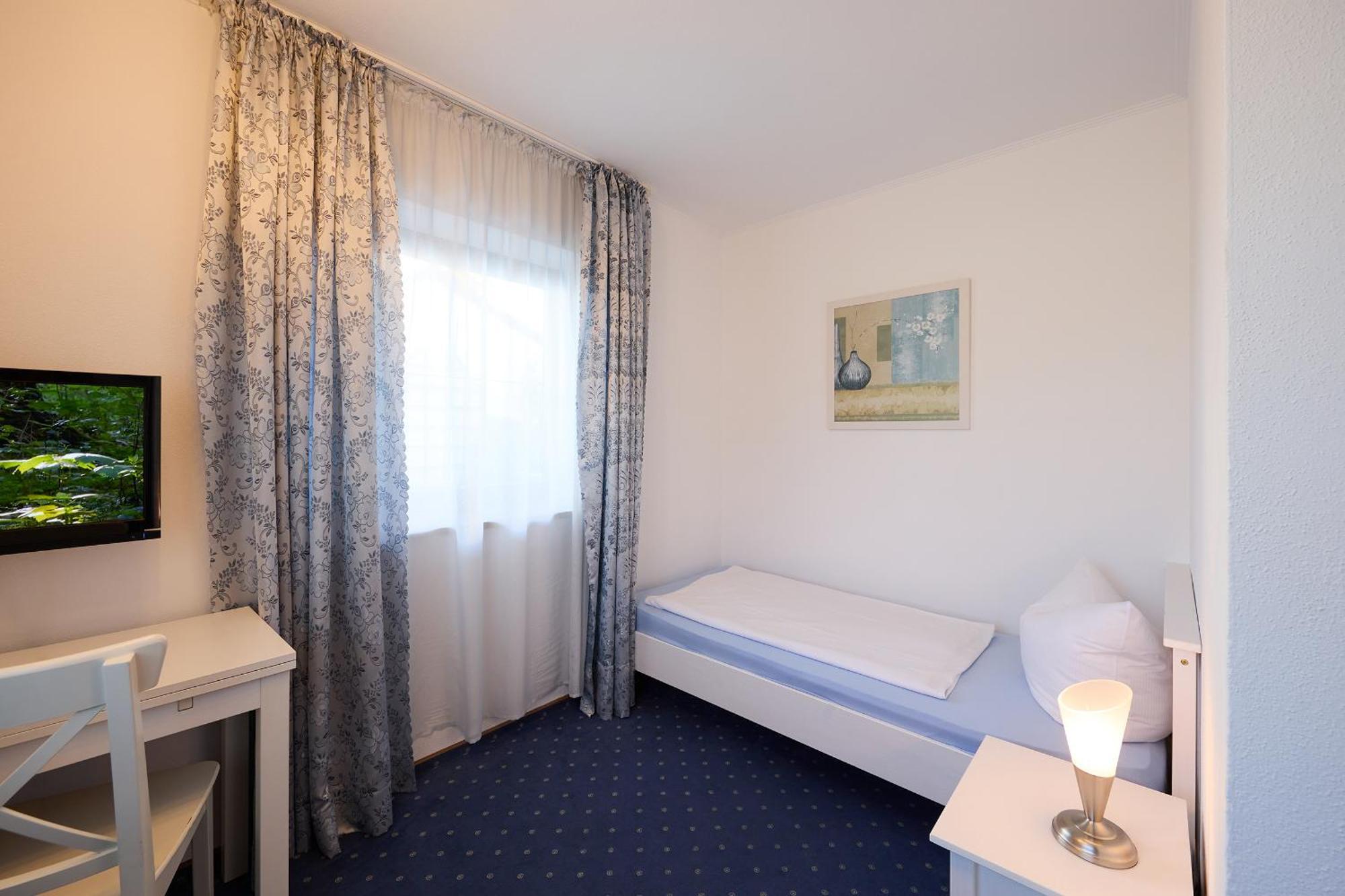 Hotel Garni Demmel Bruckmühl エクステリア 写真